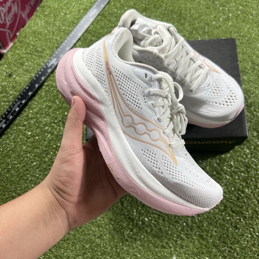 Saucony Ride 19 Women's Size 6 White Silk Running Shoes New in Box